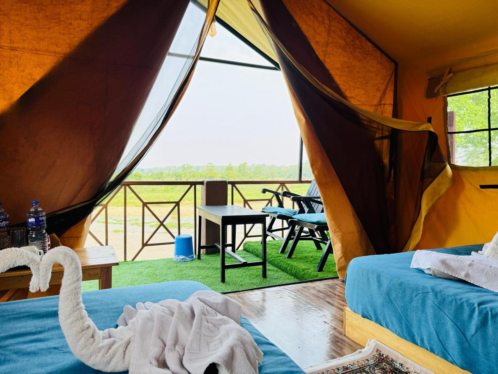 Jungle Wildlife Camp Hotel Sauraha Exterior foto