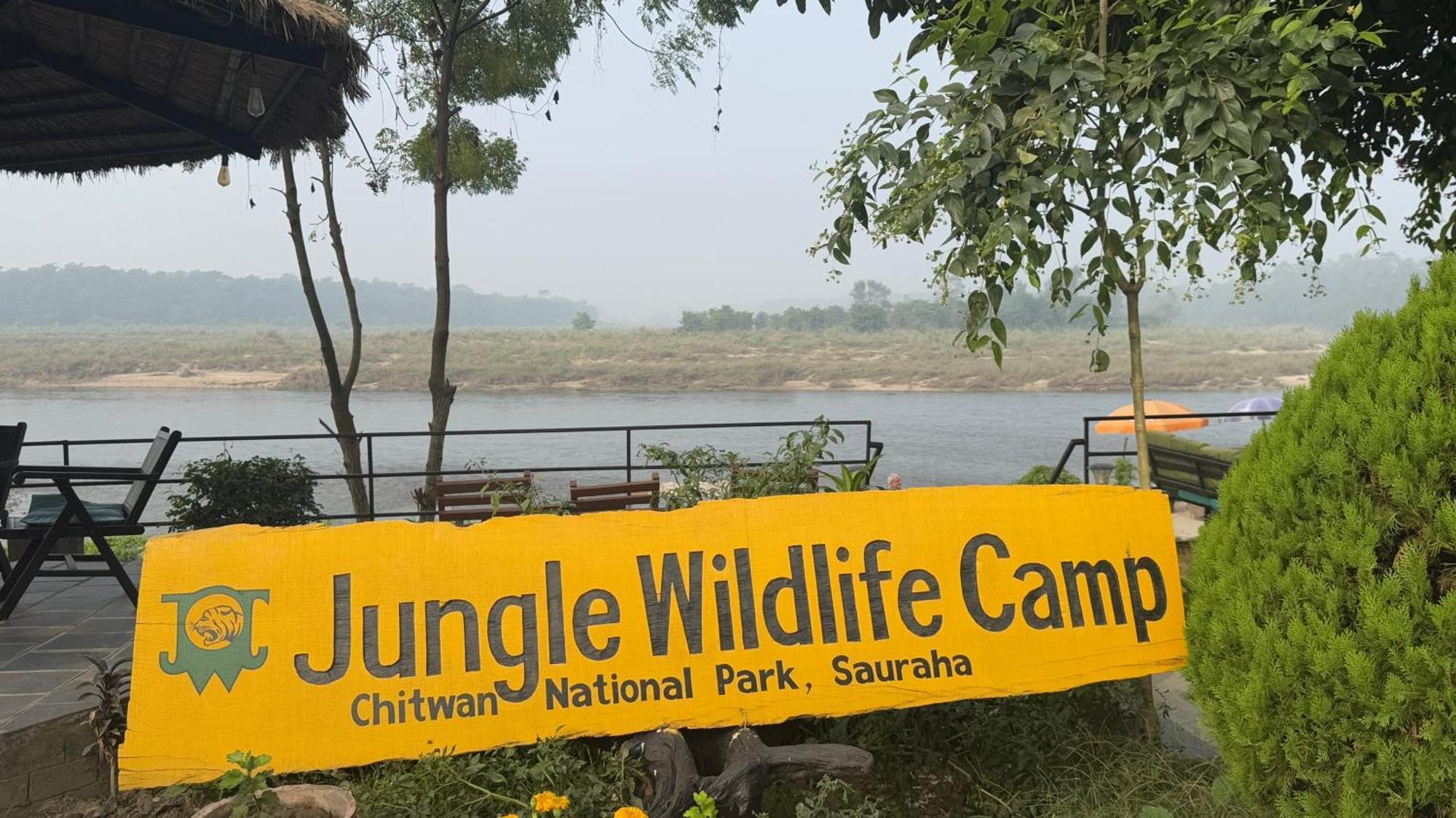 Jungle Wildlife Camp Hotel Sauraha Exterior foto