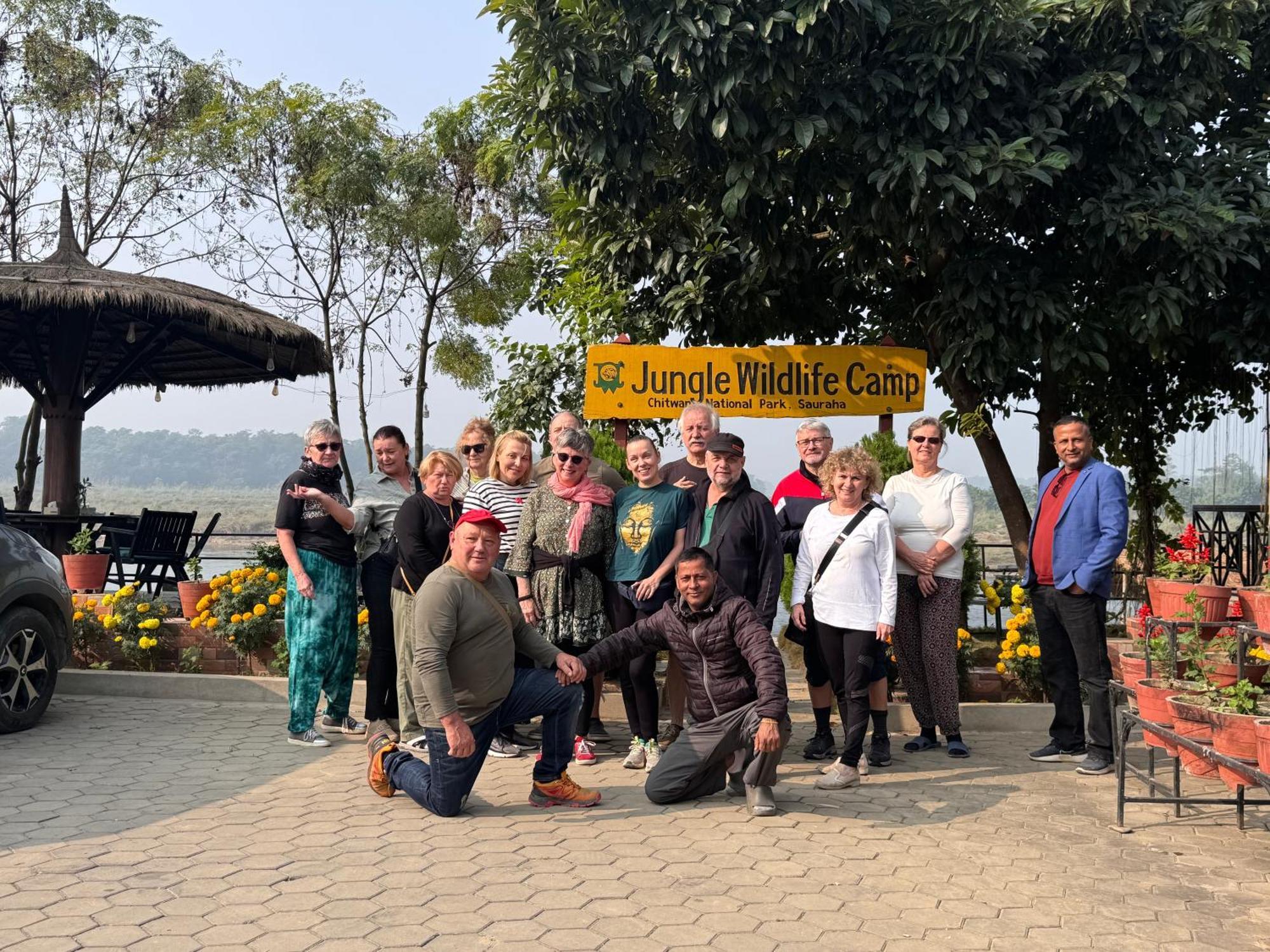 Jungle Wildlife Camp Hotel Sauraha Exterior foto