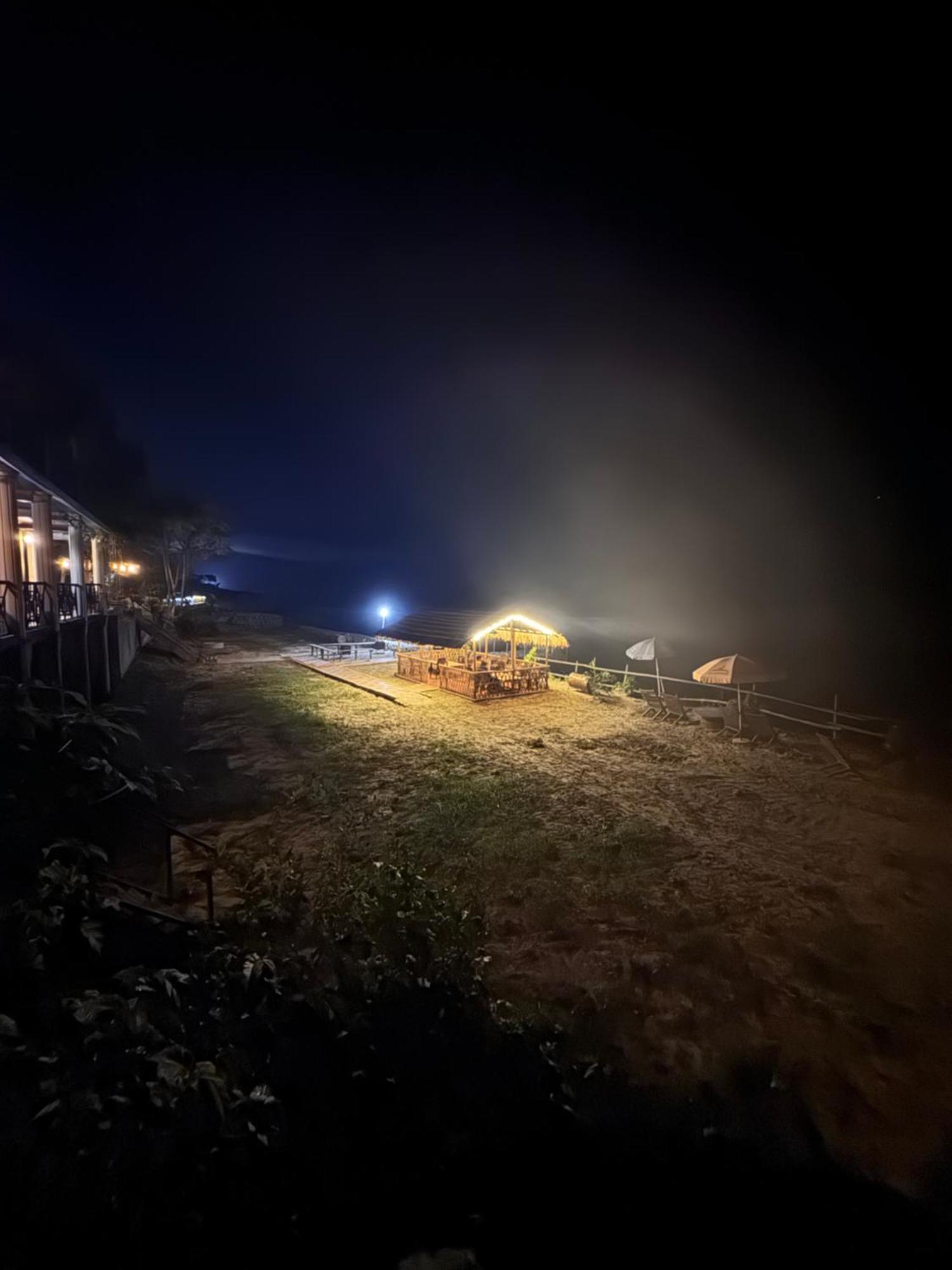 Jungle Wildlife Camp Hotel Sauraha Exterior foto