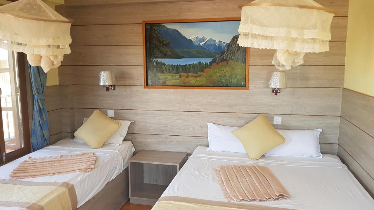 Jungle Wildlife Camp Hotel Sauraha Exterior foto
