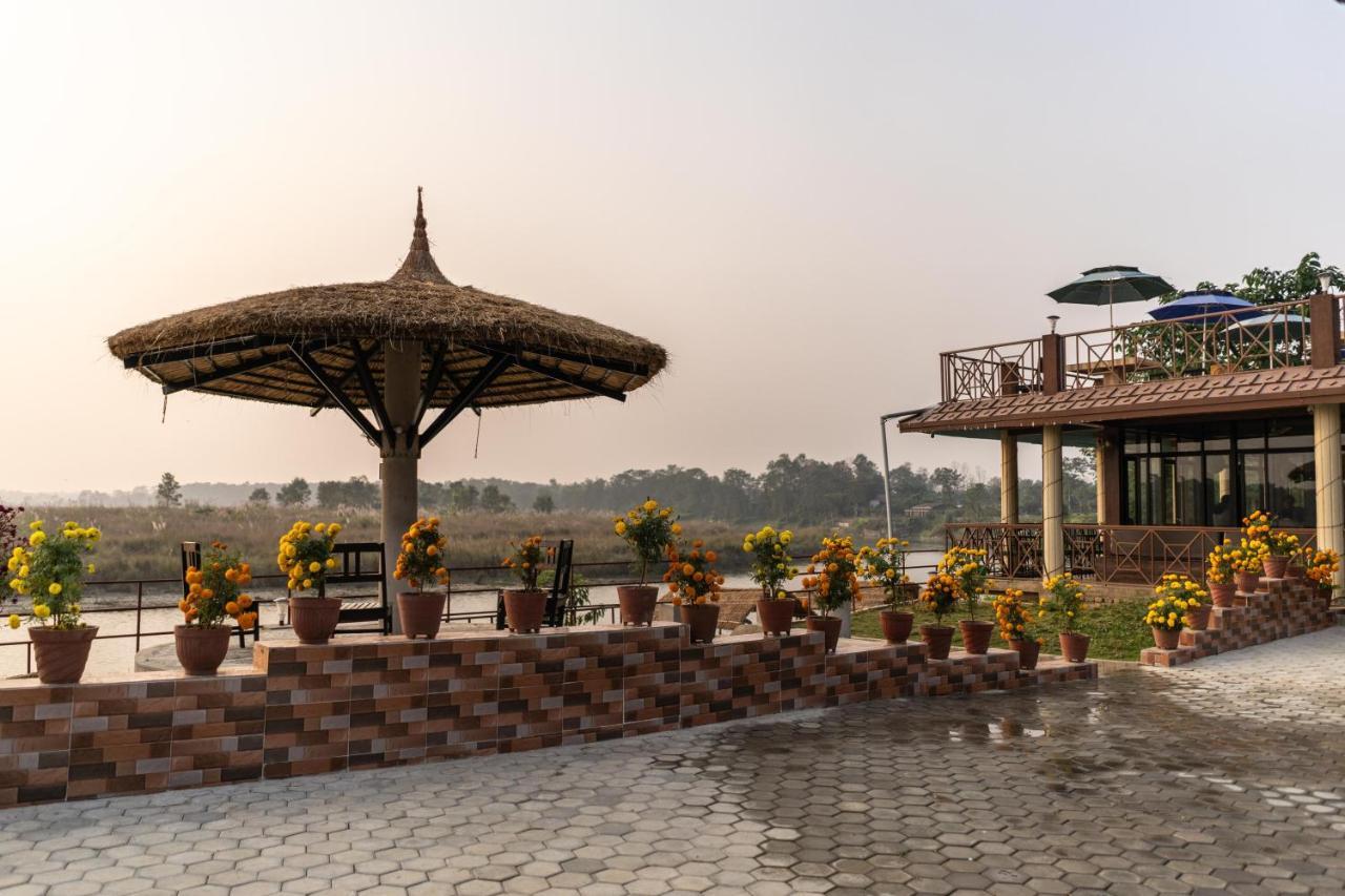 Jungle Wildlife Camp Hotel Sauraha Exterior foto